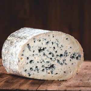 Fourme d'Ambert AOP au lait pasteurisé issu de l'agriculture biologique*