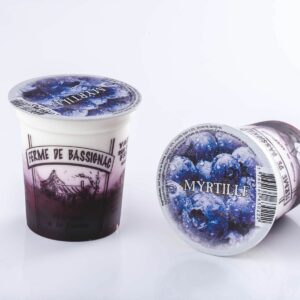 Yaourts sur lit de confiture de myrtille par 4