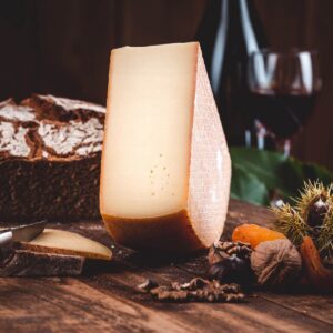 Fromage à raclette au lait de montagne - vue alternative